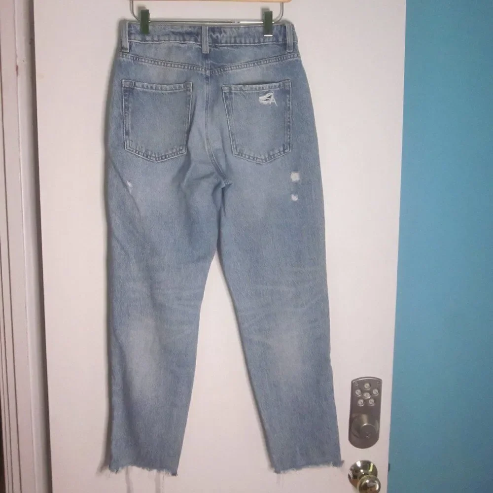 Garage Light Wash Distroyed Denim High Rise Mom Jeans  26 Juniors Size 3